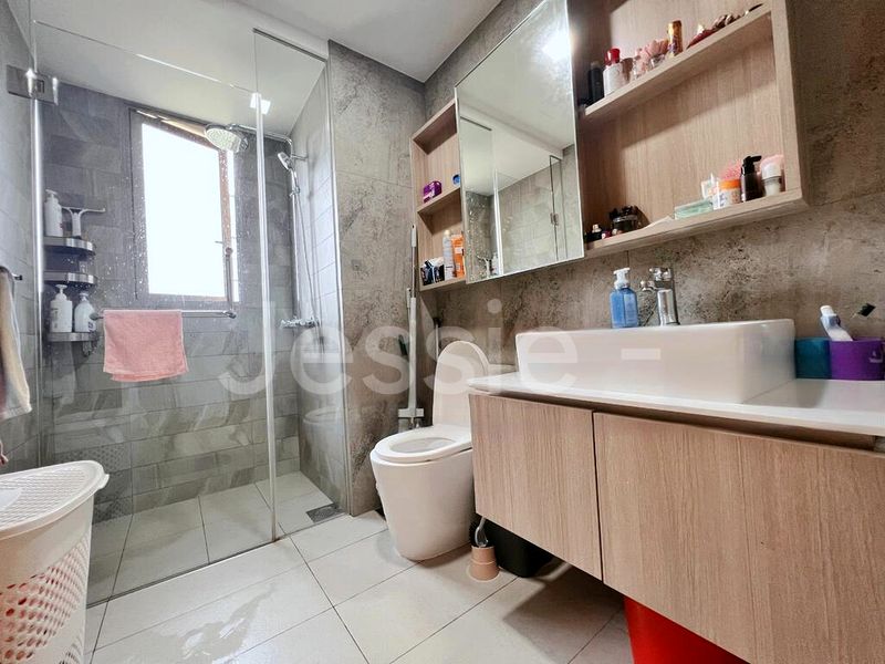 3 Bed Condo for Rent in  The Vales - Image 3